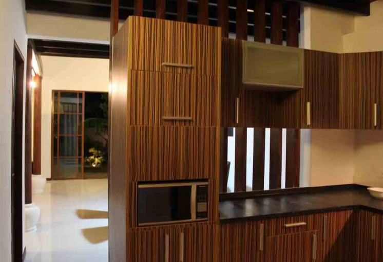 Others 5, Pandanus Villa