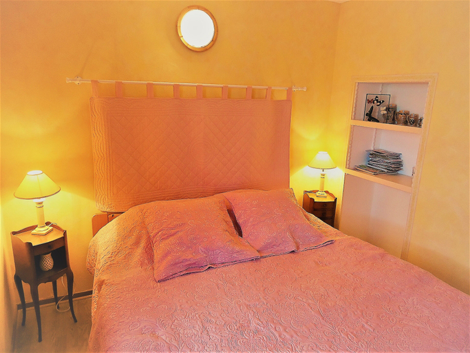 Bedroom 4, Chambre d'hôtes La Roncellière, Manche