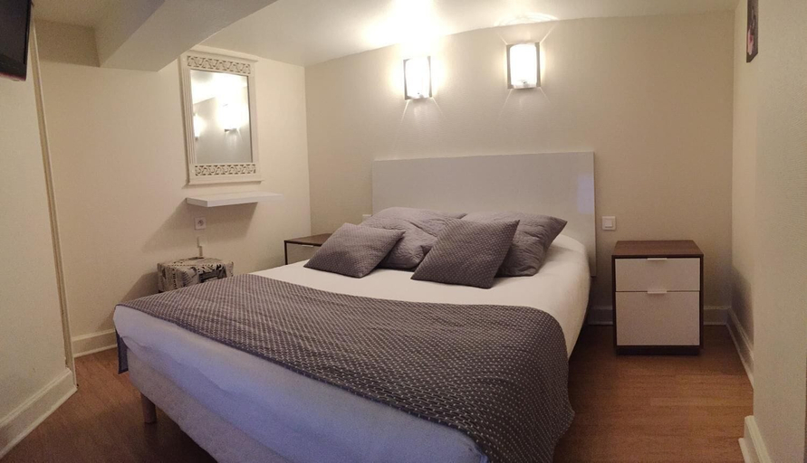 Bedroom 4, Hôtel Les Beaux Arts, Haute-Vienne