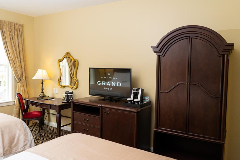 Bedroom 3, The Mount Vernon Grand Hotel, Knox