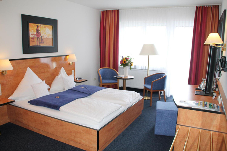 Bedroom 2, Trip Inn Hotel Zum Riesen, Main-Kinzig-Kreis