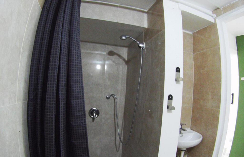 Bathroom 3, Large Beautiful Studio in Old Jaffa