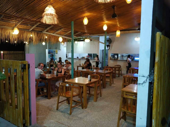 Food & Drinks 5, Bunk Bed Room Nusa Penida - Hostel, Klungkung