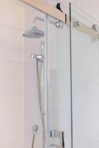 Bathroom 3, Stylish & Unique 3 Bdr Flat With Parking!, Montréal