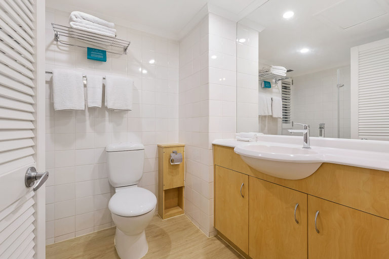 Bathroom 5, Coral Sea Resort, Whitsunday