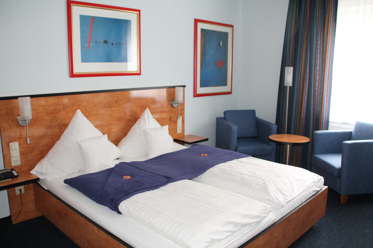 Bedroom 4, Trip Inn Hotel Zum Riesen, Main-Kinzig-Kreis