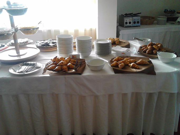 Food & Drinks 7