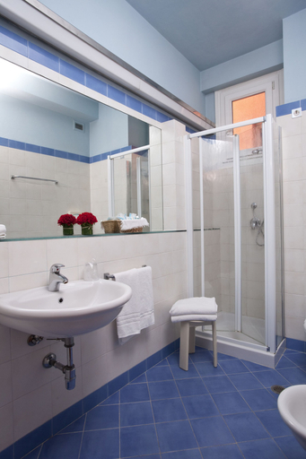 Bathroom 5, Bellevue Hotel, Rimini