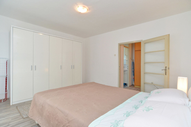 Bedroom 2, Apartment 1601, Fažana