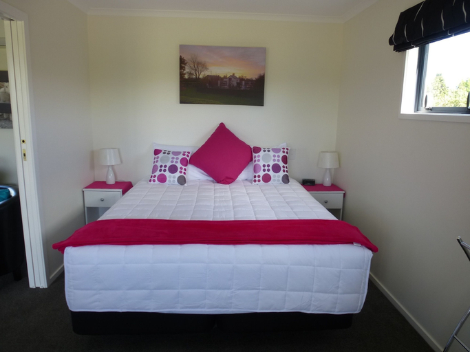 Bedroom 4, Cottages on St Andrews, Hastings city