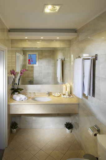 Bathroom 5, Portes Beach Hotel, Central Macedonia
