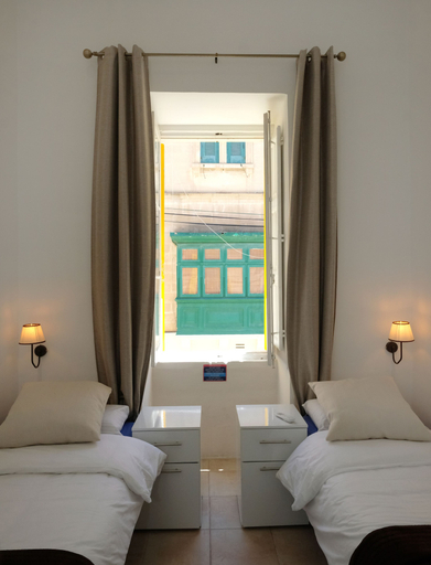 Bedroom 3, The Maltese Sun