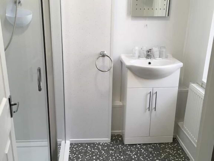 Bathroom 4, Hilbre Hotel, Blackpool