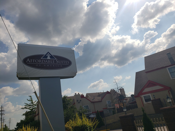 Exterior & Views 2, Birch Hill Grand Rapids, Kent