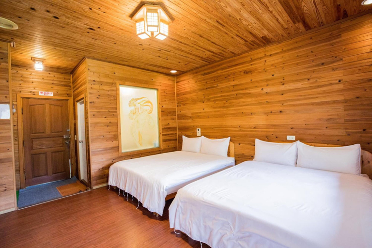 Bedroom 2, Tian Xiu Mountain Village, Yulin