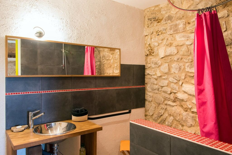 Bathroom 5, La Belugue, Vaucluse