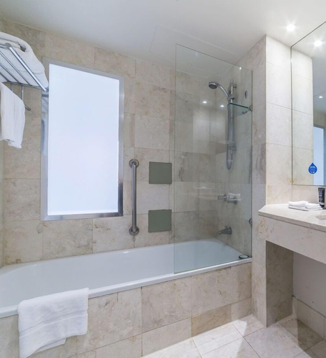 Bathroom, L7 Surfers Paradise Apartment, Gold Coast