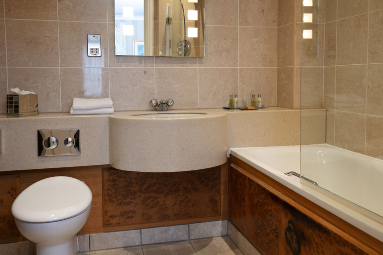 Bathroom 3, Forest Pines Spa & Golf Resort, North Lincolnshire