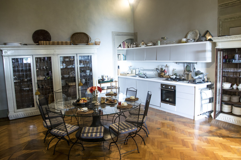 Food & Drinks 5, Villa Fiorentina con piscina, Florence