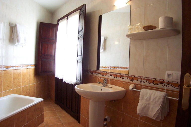Bathroom 4, Hotel Los Ángeles, Asturias
