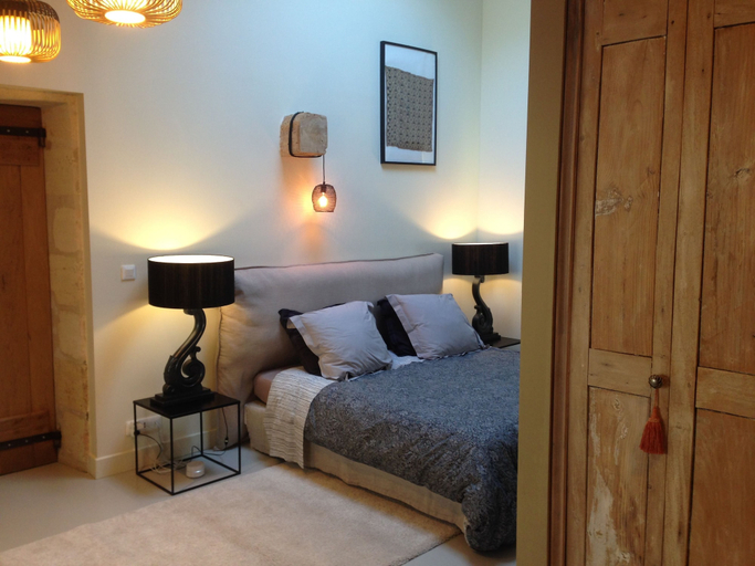 Bedroom 2, Villa Bacchus, Gironde