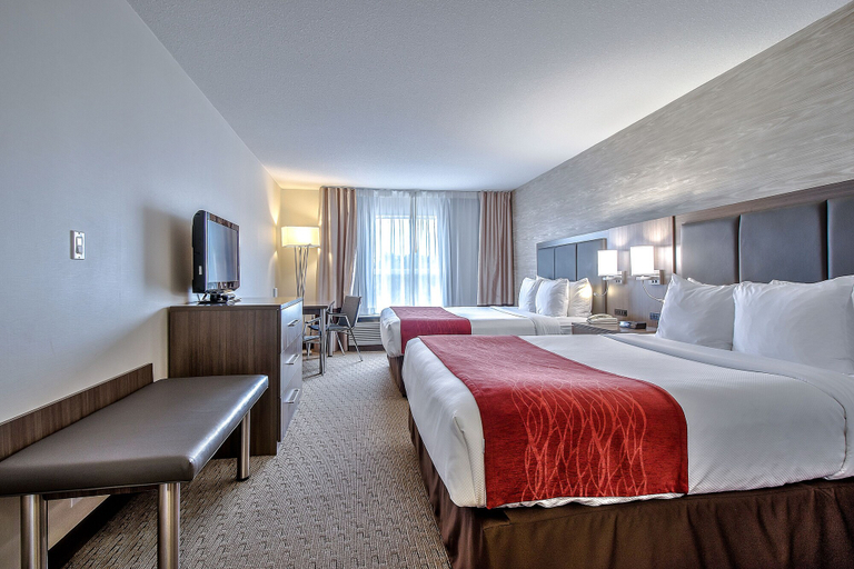 Bedroom 4, Comfort Inn And Suites South, Division No. 6