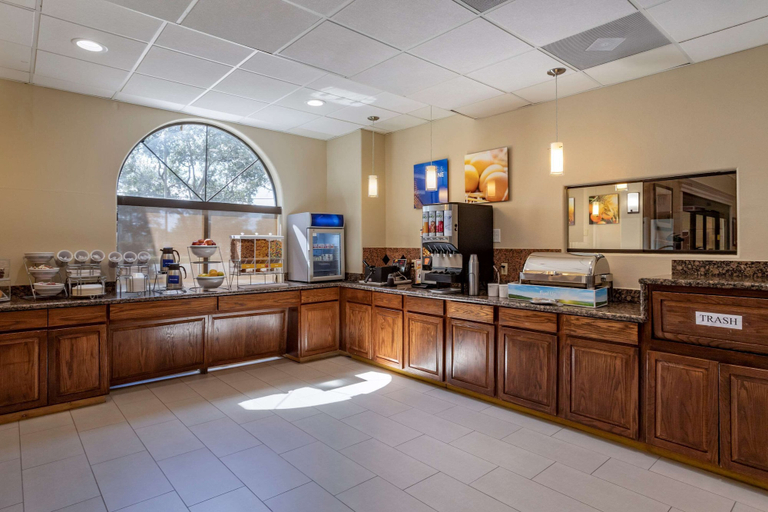 Food & Drinks 5, Comfort Suites, Houston