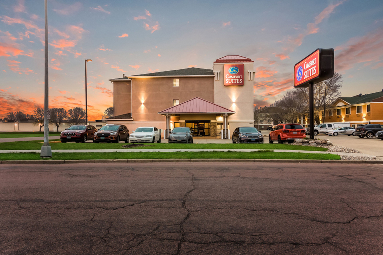Exterior & Views 2, Comfort Suites Sioux Falls Mall District, Minnehaha
