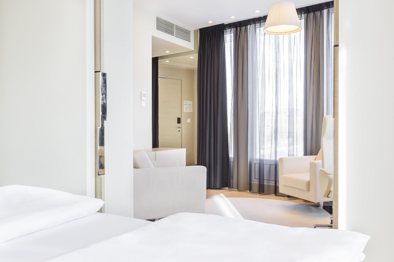 Bedroom 3, Sound Garden Hotel Airport, Warsaw