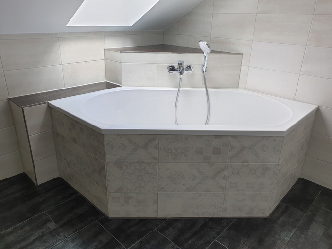 Bathroom 5, Land-gut-Hotel Hermann, Rostock