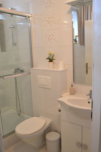 Bathroom 3, Rooms Valentino, Split