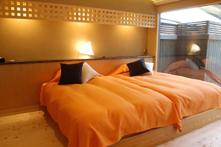 Bedroom 2, Yatsusankan, Hida