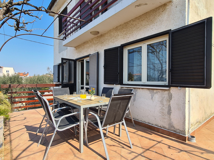 Others 4, Apartment 743, Medulin
