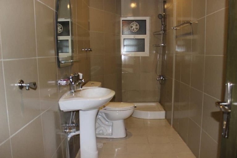 Bathroom 5, Al Amoria Furnished Apartments 3, Riyadh