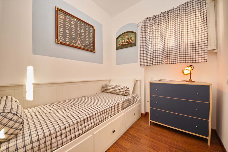 Bedroom 1, Vista Lago, Brescia