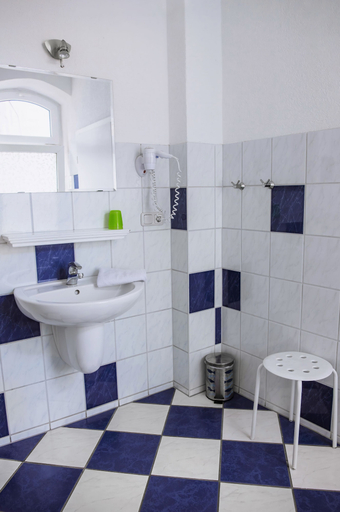 Bathroom 4, Pension Bertha, Jena