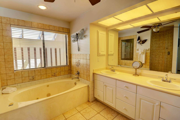 Bathroom 3, 1530 SW 49th Ter, Lee