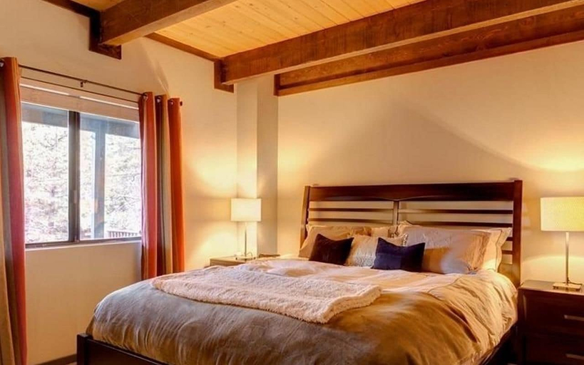 Bedroom 4, Tree Top Falls, San Bernardino