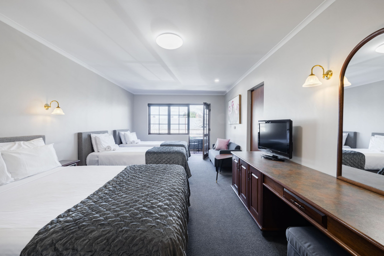 Bedroom 3, Adelaide Inn, Adelaide