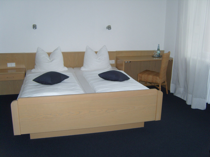 Bedroom 4, Hotel Scheffelhof, Emmendingen