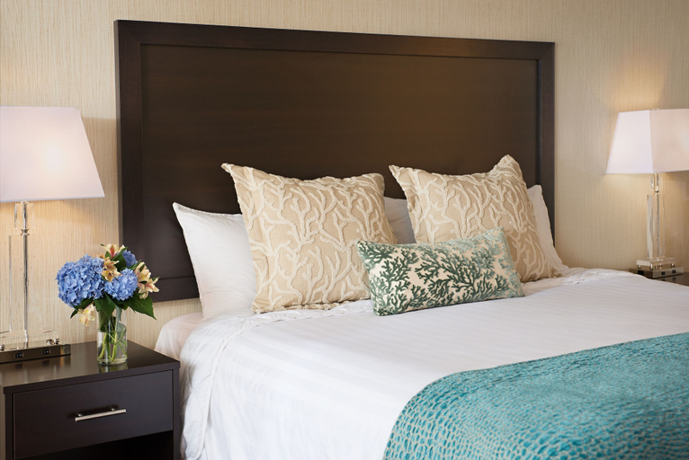 Bedroom 3, Port Inn & Suites Kennebunk, an Ascend Collection Hotel, York