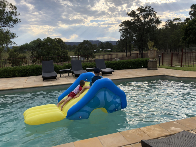 Sport & Beauty 2, Villa Provence, Cessnock