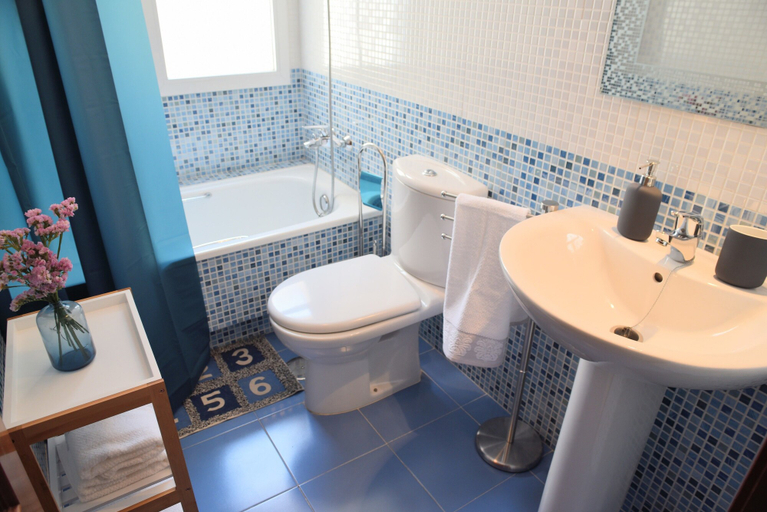 Bathroom 2, Homely Málaga Vialia con Parking, Málaga