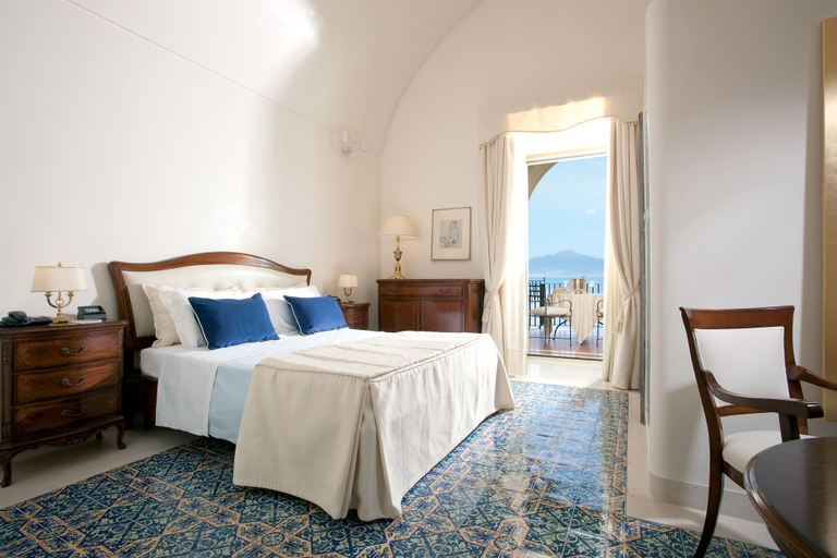 Bedroom 3, Grand Hotel Angiolieri, Napoli