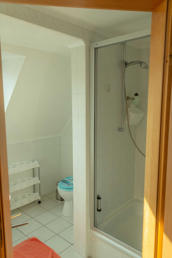 Bathroom 5, Pension zum Schwanenteich, Börde