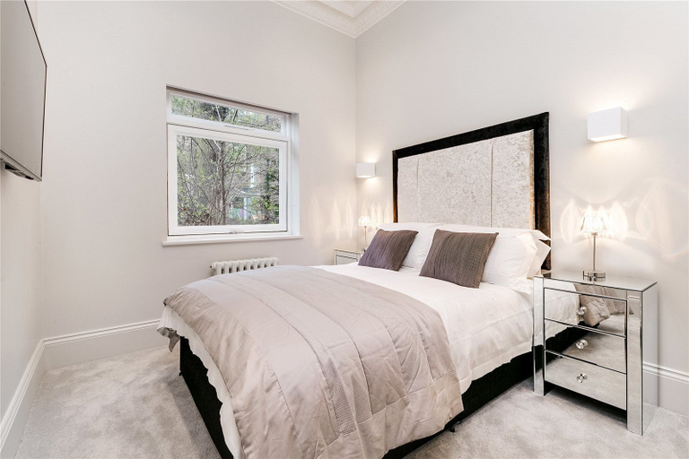 Bedroom, Chic Apartment in Notting Hill, London