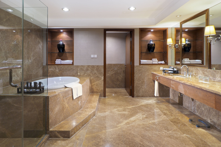 Aryaduta Medan - Bathroom