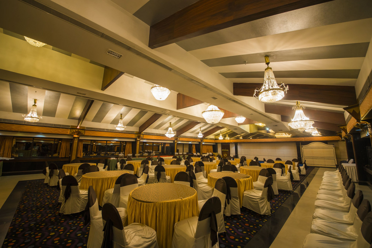 Food & Drinks 5, The Renai Cochin , Ernakulam