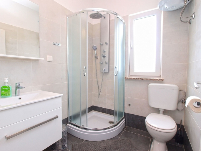 Bathroom 3, Apartment 1449, Vodnjan