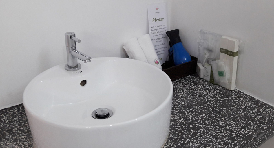Bathroom 3, The Flora Boutique Hotel, Phnom Penh